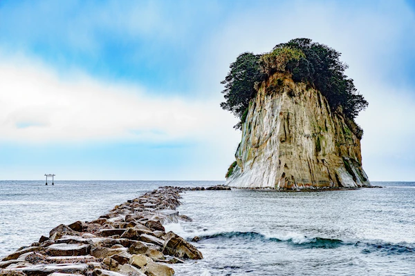 見附島